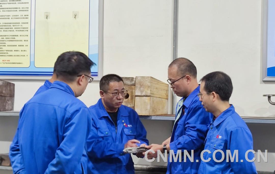 爐火照亮創(chuàng)新路——記全國機械冶金建材行業(yè)“示范性創(chuàng)新工作室”李恒江創(chuàng)新工作室